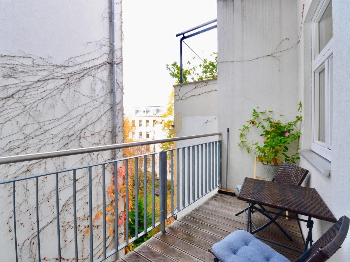 Beautiful Flat Next To Karlskirche Виена Екстериор снимка