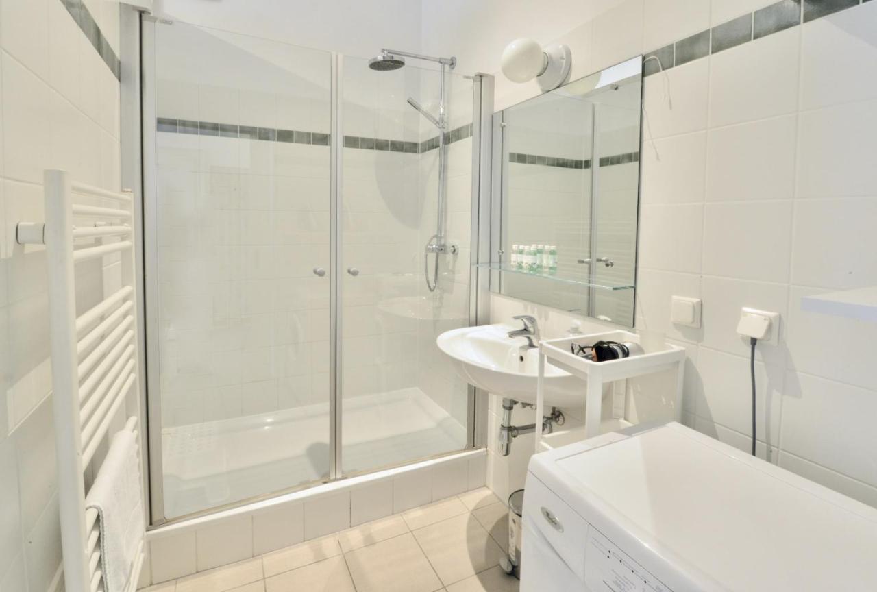 Beautiful Flat Next To Karlskirche Виена Екстериор снимка
