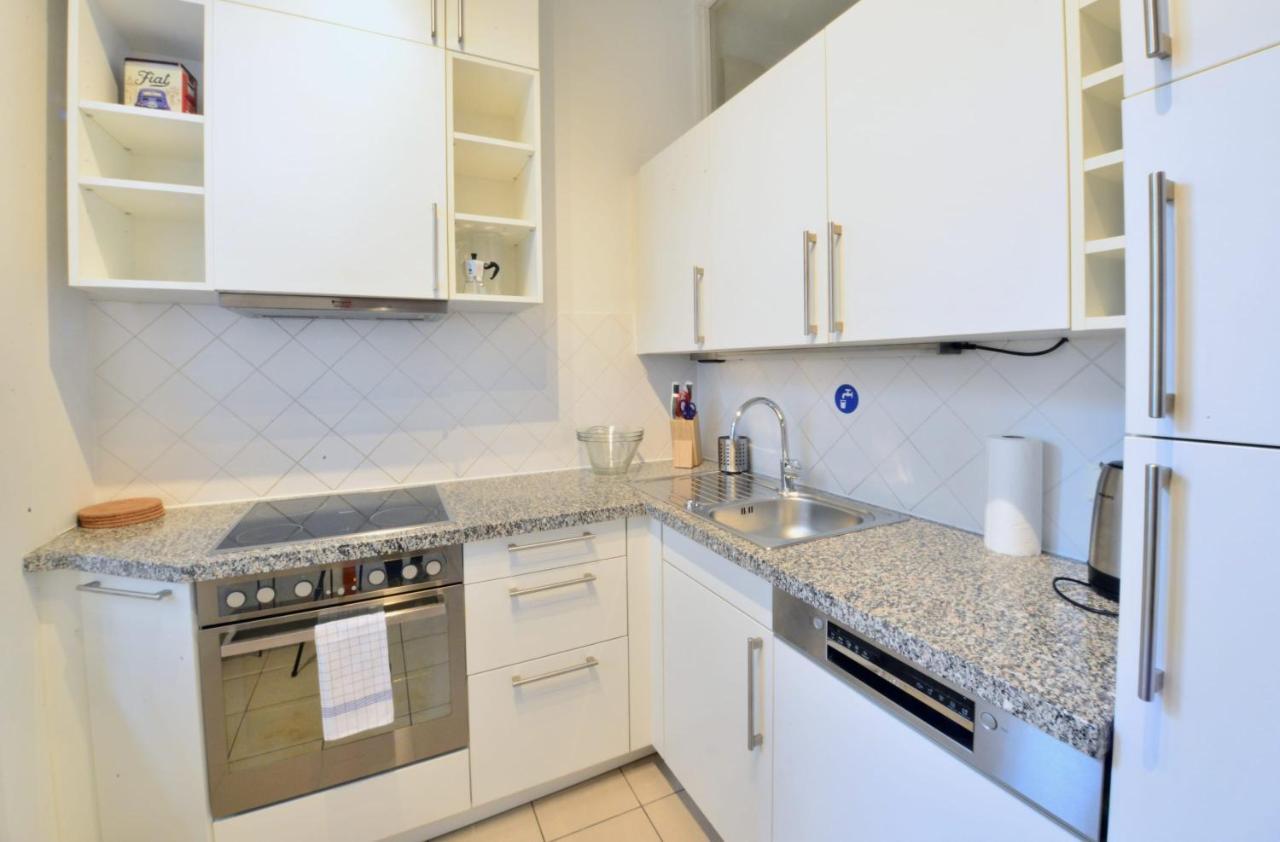 Beautiful Flat Next To Karlskirche Виена Екстериор снимка